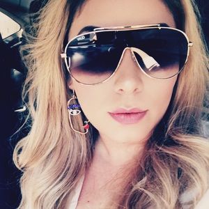 Meet your Posher, Ana